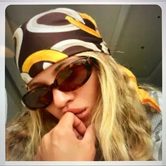 Oval Sunglasses in Tortoise - Picture 5 of 7